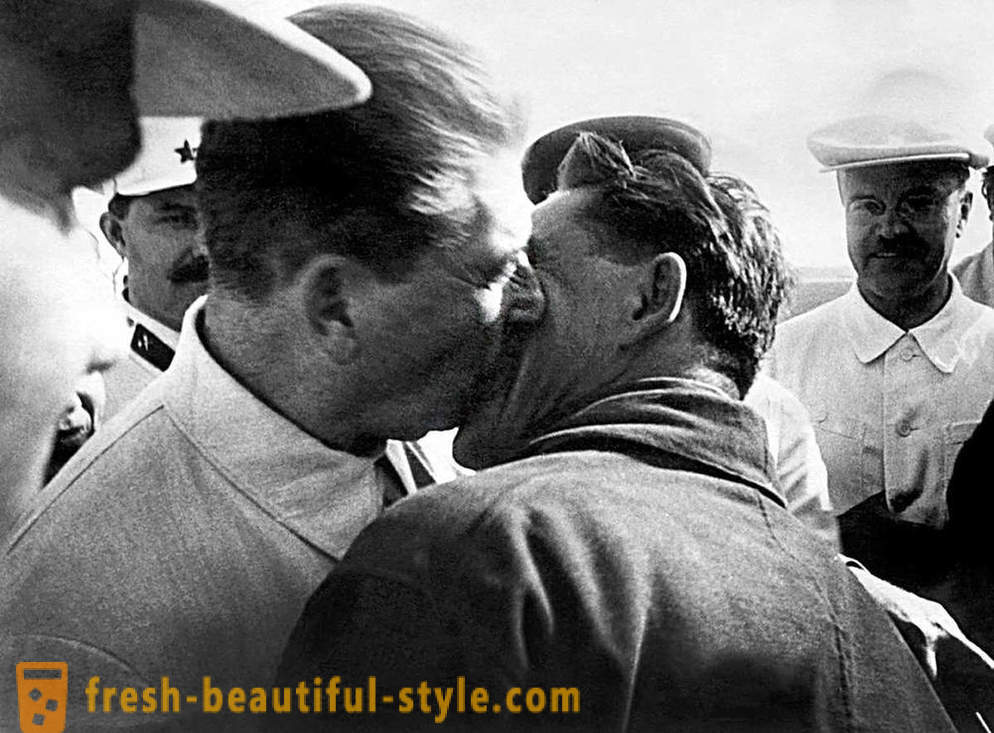Nagu maailma liidrid püüdsid vältida suudlemine Brežnev