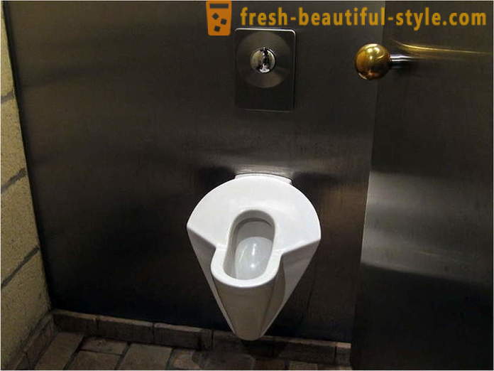 Saksamaal, me arvasin, kuidas vähendada järjekorrad naine tualetid