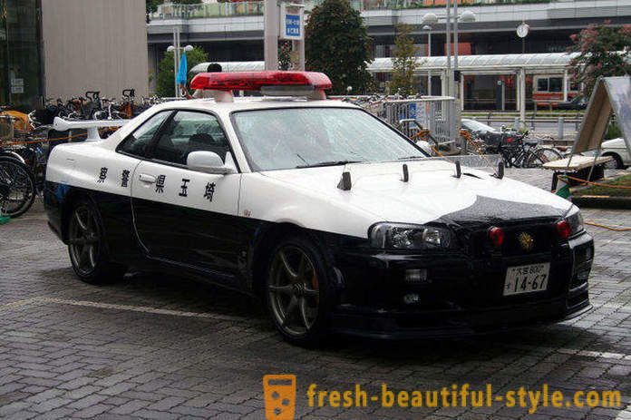 Järsu Jaapani politsei autod