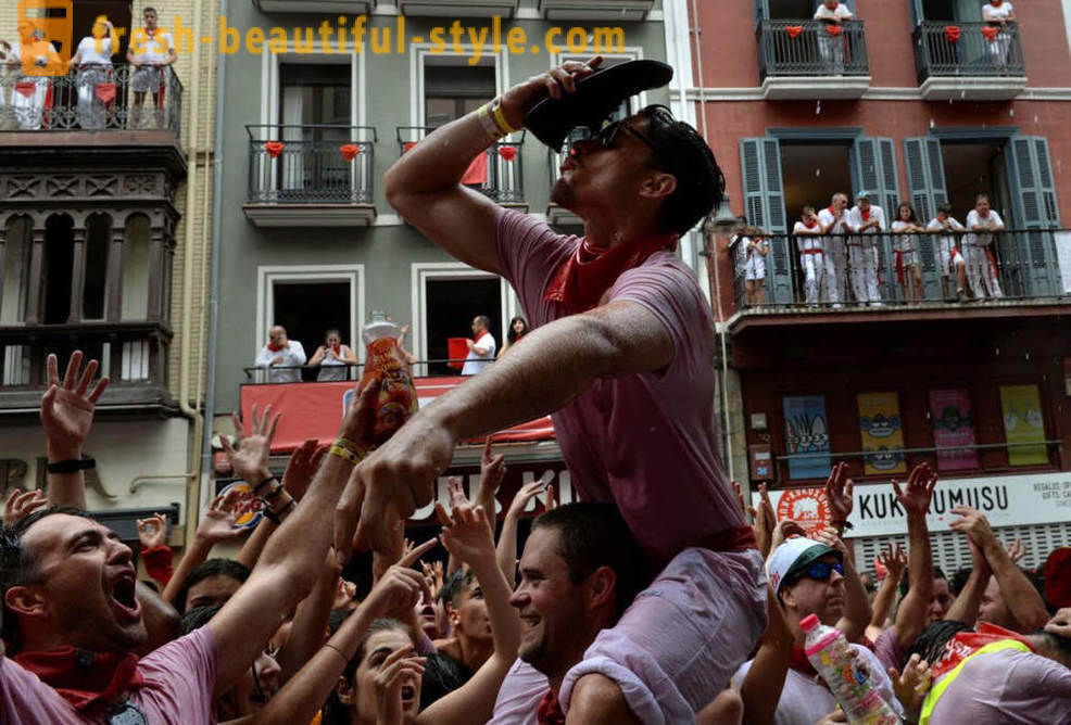Kuidas oli iga-aastased jooksvad pullide Pamplona, ​​Hispaania