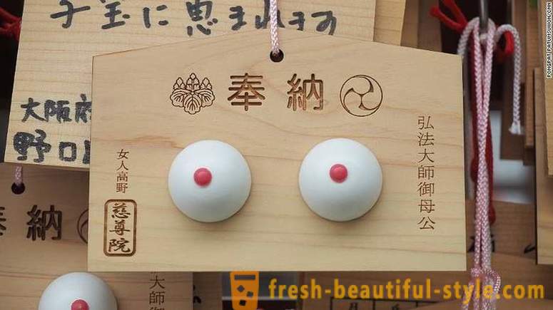 Jaapanis on tempel pühendatud naiste rindade ja see on hea