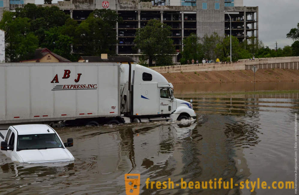 Ajalooline üleujutused Houston