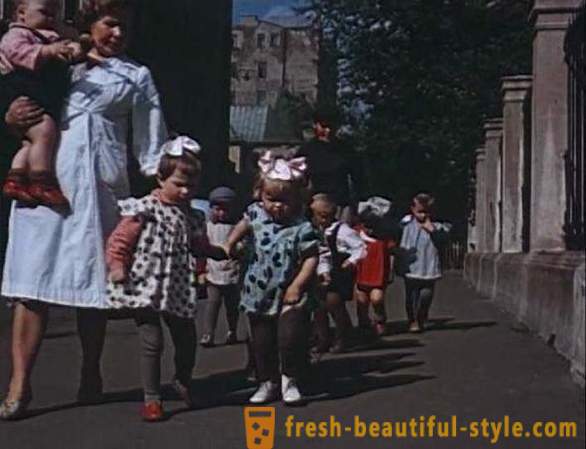 Nõukogude lasteaed jalutama
