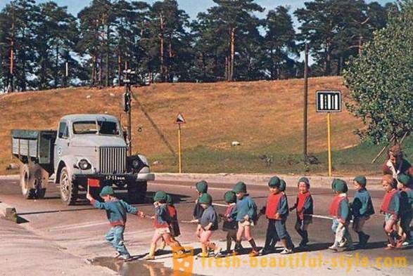 Nõukogude lasteaed jalutama