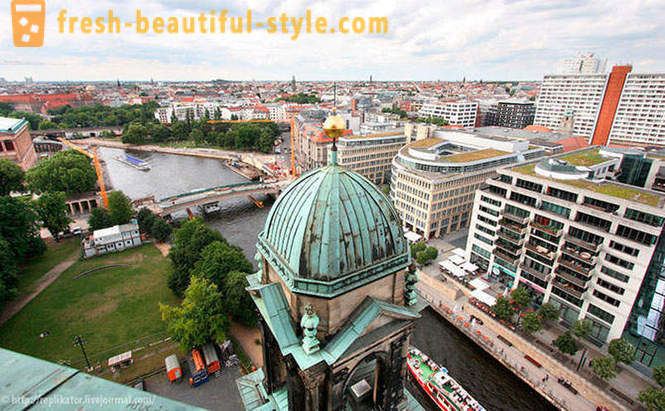 Berliinis kõrgus Berliini katedraal