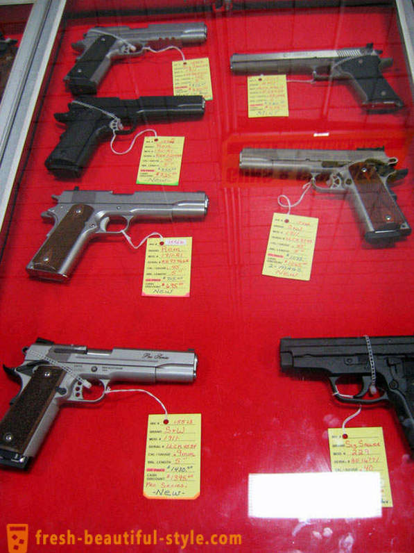 Näitus ja müük relvi USA