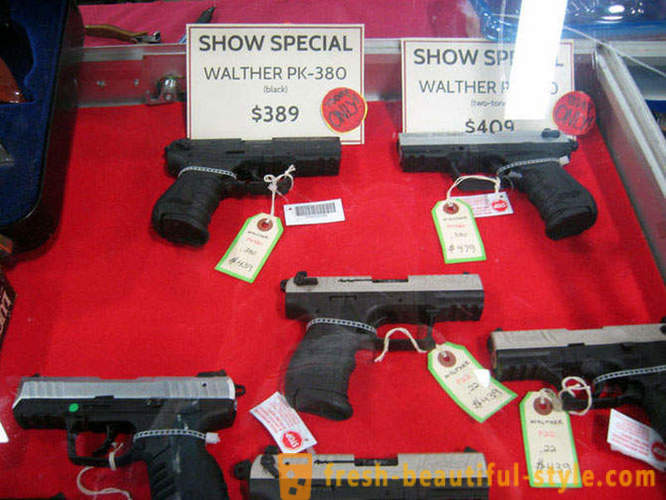 Näitus ja müük relvi USA