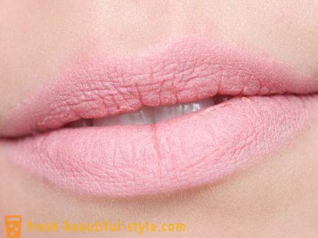 Matte huulepulk: saladusi stiilne make-up huuled